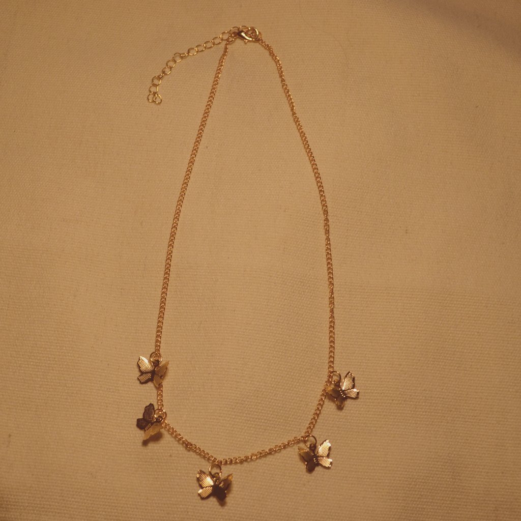 Gold Tone Necklace With Butterfly Charms Lobster Clasp Gold Tone Necklace With Butterfly Charms Lobster Clasp